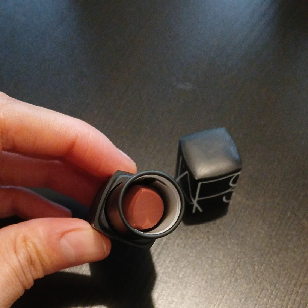 NARS Lipstick - Shade 'TOLEDE' - Picture 4 of 5